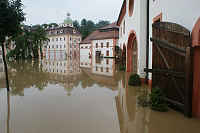 am Tag nach der Blitz-Flut nimmt das Wasser langsam ab