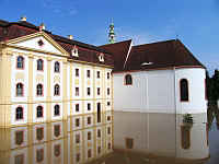Wasser, Schmutz und Schlamm, so weit man sehen kann