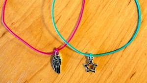 Armbänder und Anhänger aus unserem Klostermarkt St. Marienthal